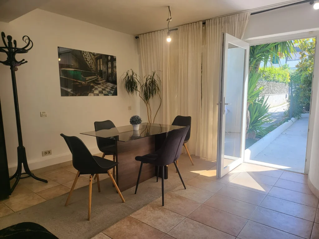 Blagovaonica s izlazom u vrt, studio db Summer Terrace Split