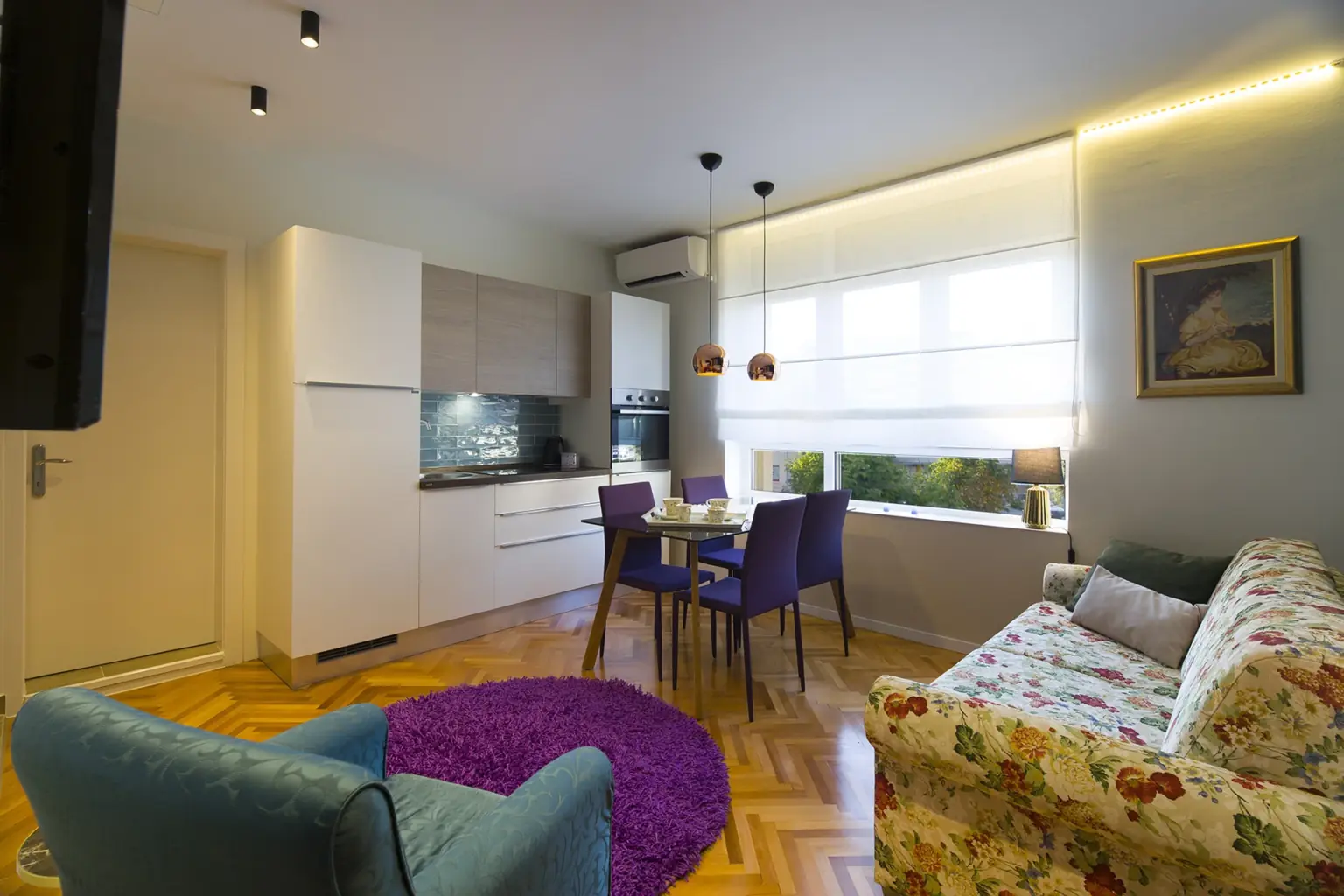 Dnevni boravak s kaučem, blagovaonicom i kuhinjom, apartman Il Verde Split
